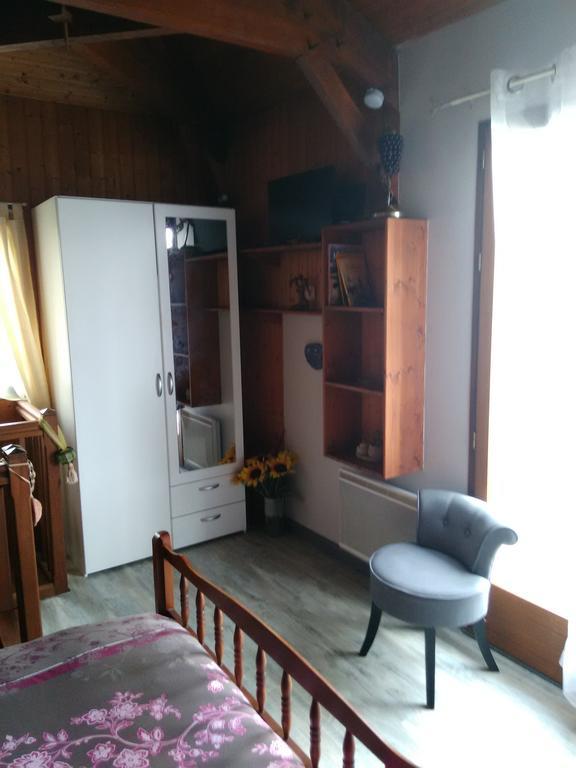 Chambre Chez l'Habitant Ambares-et-Lagrave Exterior foto